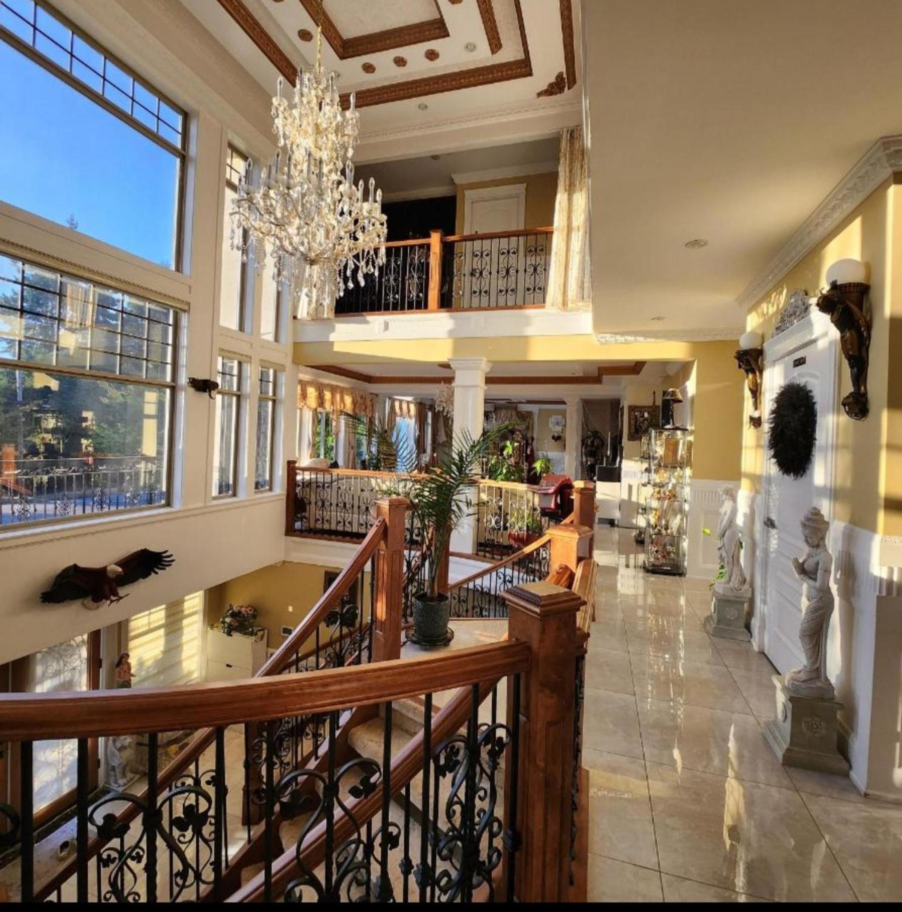 Empress Madani Palace Hotel Surrey Exterior photo